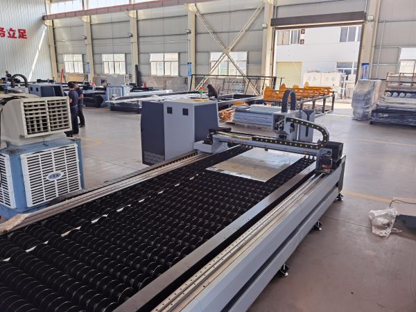 laser fiber cutting machine.jpg